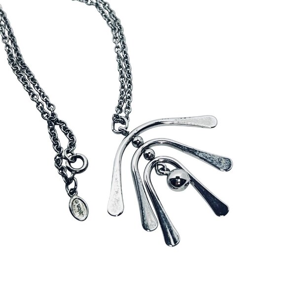 VTG Avon Silver Tone Cable Chain Necklace W/Articulating Swivel Pendant (5686) - Picture 7 of 7